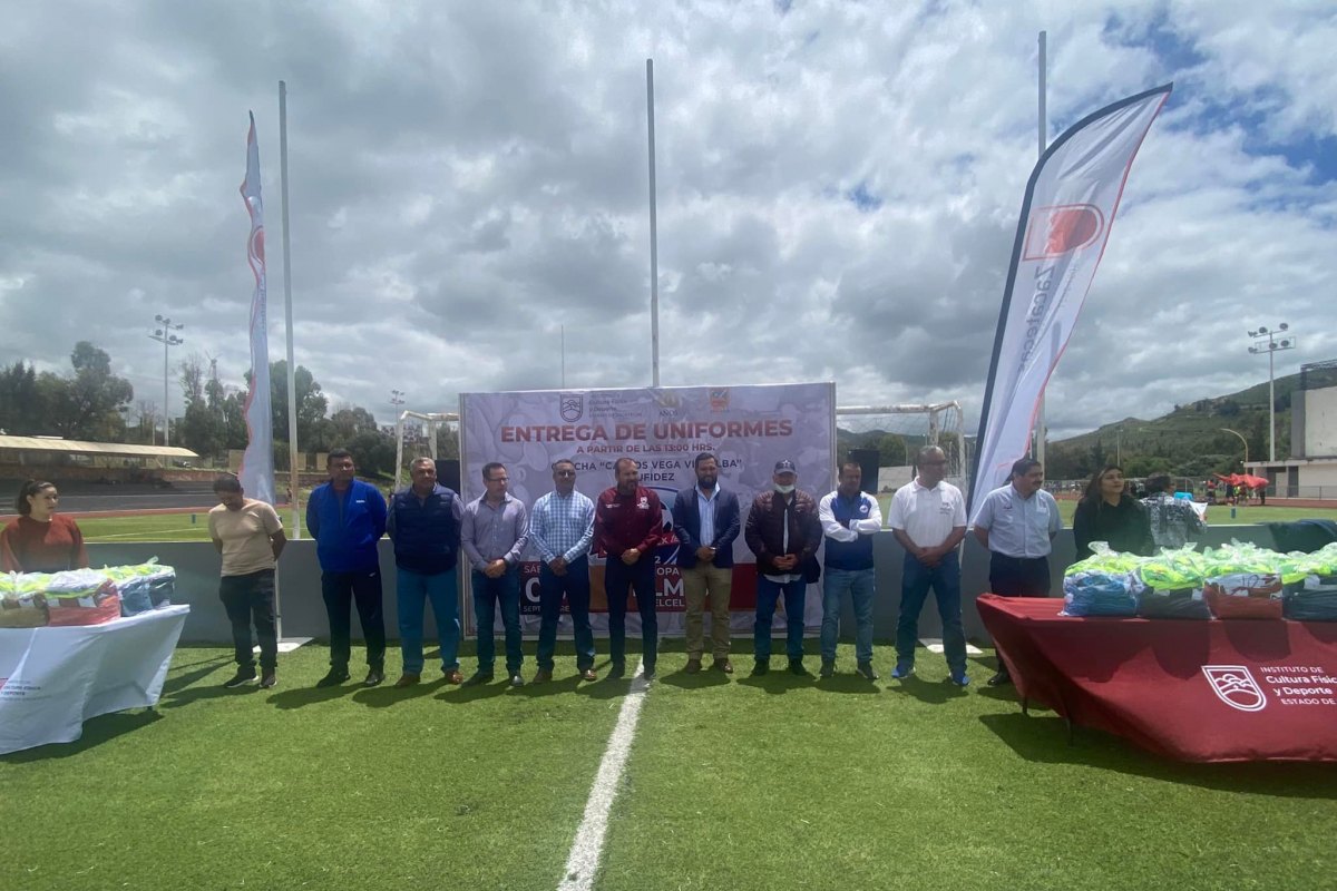 Zacatecas entrega uniformes para Fase Estatal